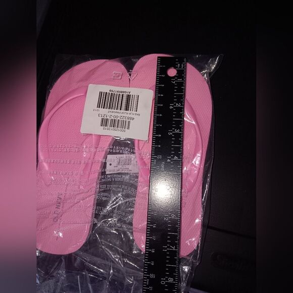 Old Navy Flip-Flop Sandals Girl's NWT - Picture 3 of 5